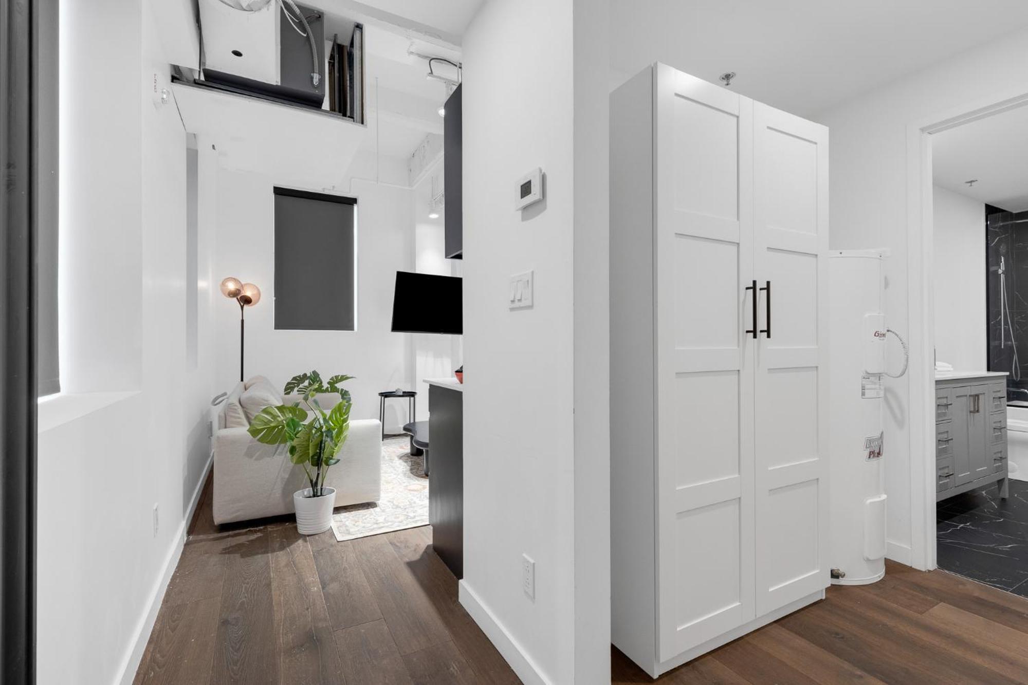 Bakan - Sainte Catherine Montreal Room photo